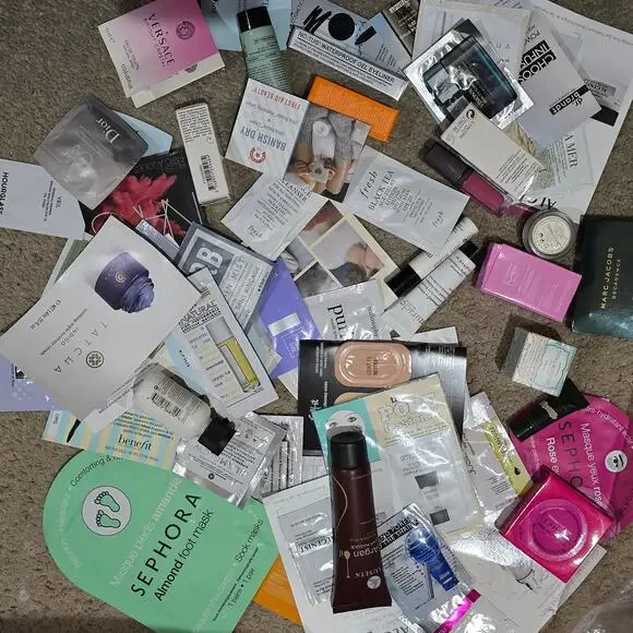 Sephora cosmetics bag filled with samples and mini's NWT - Picture 2 of 2